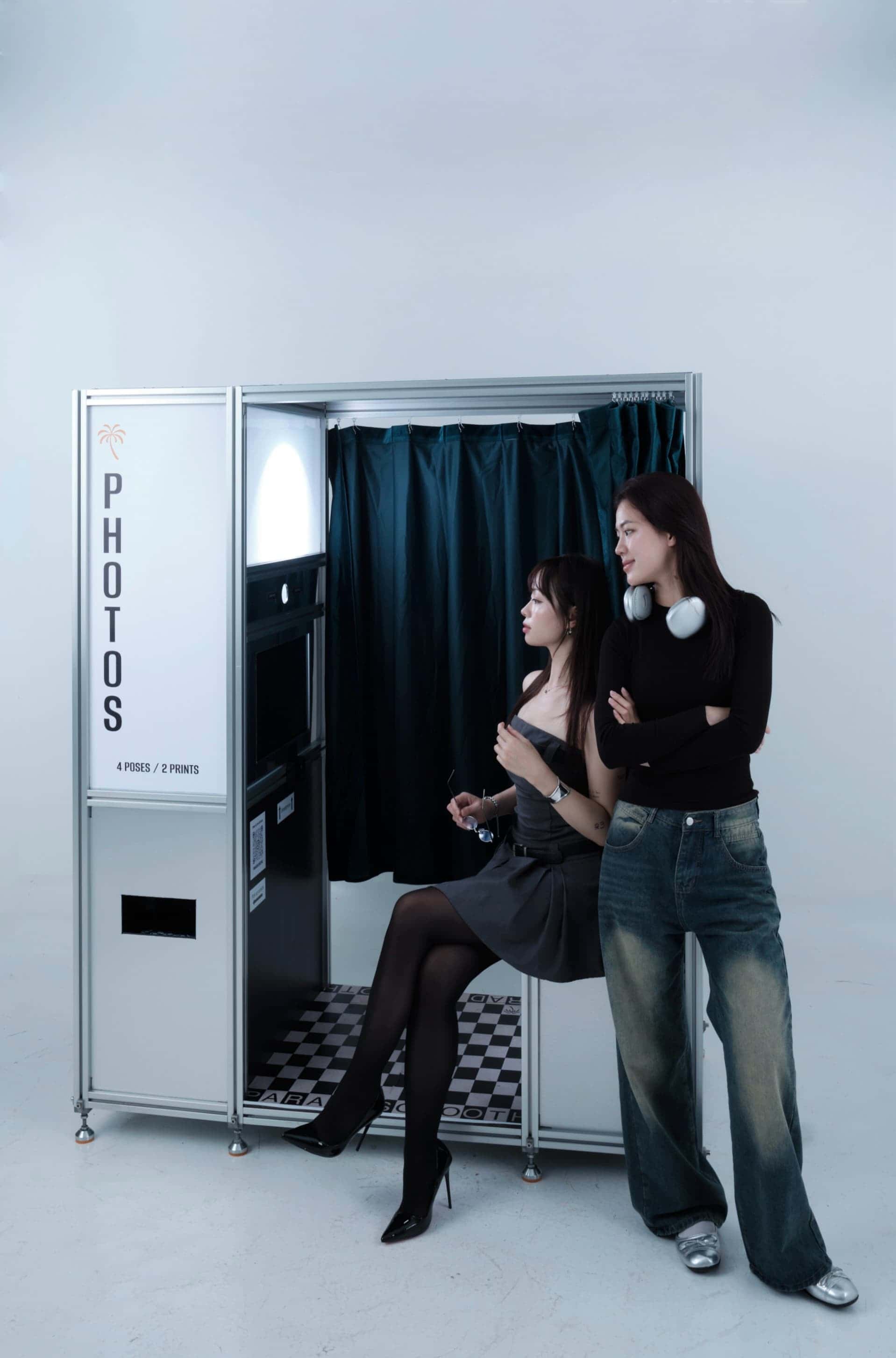 Guests enjoying the Paradiso photobooth